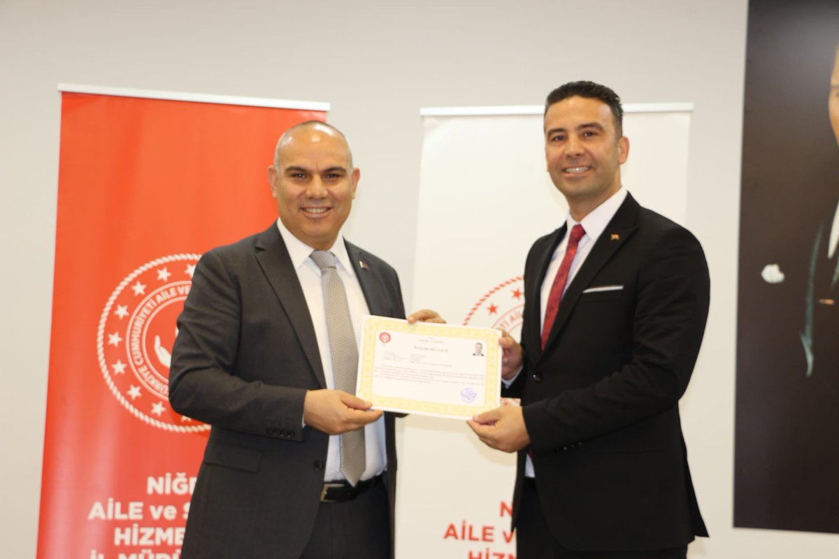 umutzeybek's tweet photo. Bir dönem birlikte çalışma imkânı bulduğum; devlet tecrübesi, vakar ve liderlik anlayışlarıyla görev yaptıkları her yerde iz bırakan kıymetli Valilerimizin yeni görevlerini saygıyla tebrik ediyorum.

Karabük Valimiz Sayın Mustafa Yavuz  Adana Valiliğine,

Niğde Valimiz Sayın Cahit Çelik Bingöl Valiliğine,

Ağrı Valimiz Sayın Mustafa Koç Giresun Valiliğine atandılar.

Yeni görev yerlerinde de milletimize ve devletimize en üst düzeyde hizmet edeceklerine olan inancımla; görevlerinin hayırlı olmasını, sağlık ve başarılarla dolu bir hizmet süreci geçirmelerini temenni ediyorum.

Devletimiz, tecrübeli ve vizyoner mülki idare amirlerimizin gayretiyle her daim daha güçlüdür.

Yolları açık, hizmetleri daim olsun.
Hayırlı olsun, uğurlu olsun. 🇹🇷