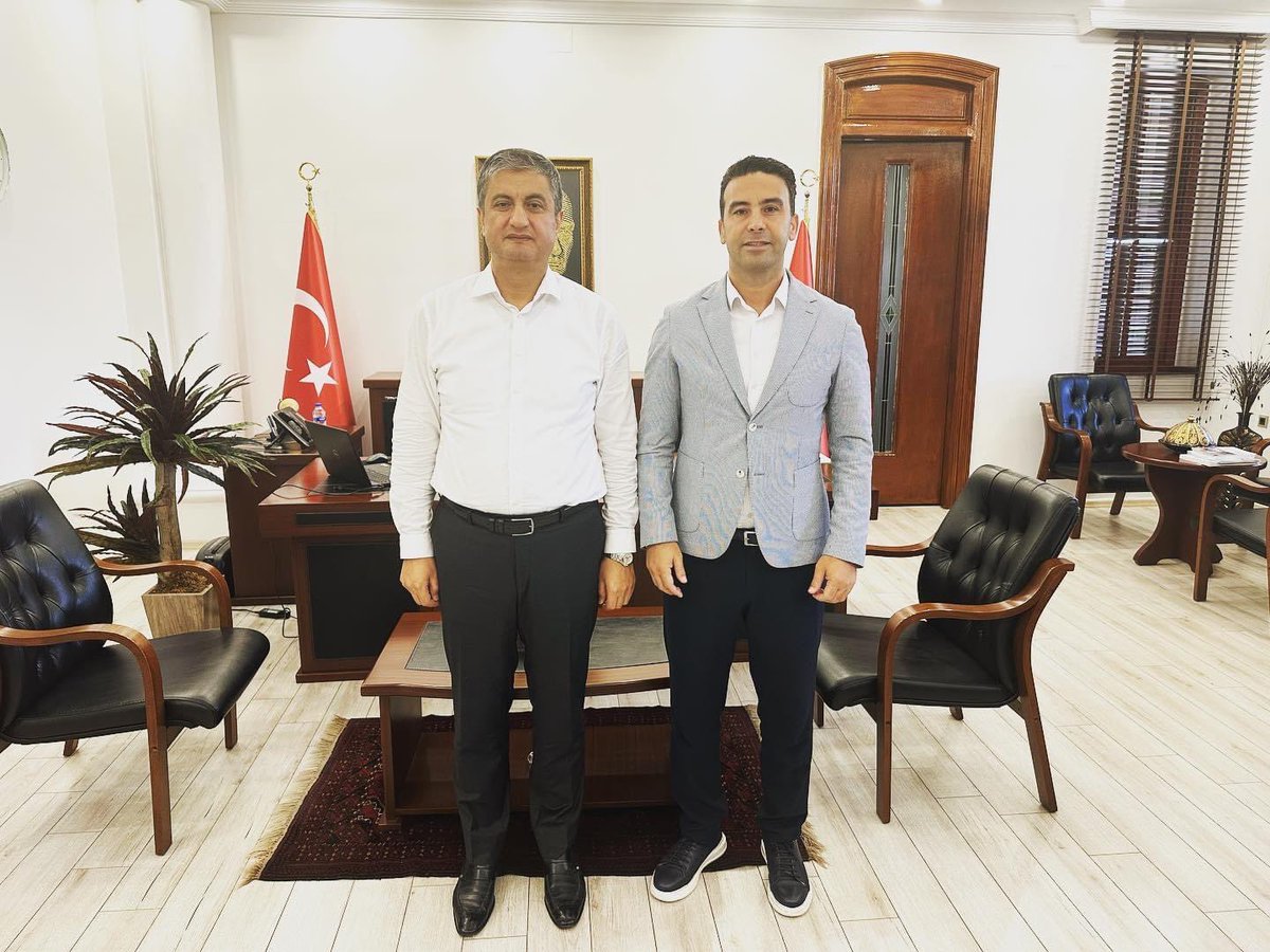 umutzeybek's tweet photo. Bir dönem birlikte çalışma imkânı bulduğum; devlet tecrübesi, vakar ve liderlik anlayışlarıyla görev yaptıkları her yerde iz bırakan kıymetli Valilerimizin yeni görevlerini saygıyla tebrik ediyorum.

Karabük Valimiz Sayın Mustafa Yavuz  Adana Valiliğine,

Niğde Valimiz Sayın Cahit Çelik Bingöl Valiliğine,

Ağrı Valimiz Sayın Mustafa Koç Giresun Valiliğine atandılar.

Yeni görev yerlerinde de milletimize ve devletimize en üst düzeyde hizmet edeceklerine olan inancımla; görevlerinin hayırlı olmasını, sağlık ve başarılarla dolu bir hizmet süreci geçirmelerini temenni ediyorum.

Devletimiz, tecrübeli ve vizyoner mülki idare amirlerimizin gayretiyle her daim daha güçlüdür.

Yolları açık, hizmetleri daim olsun.
Hayırlı olsun, uğurlu olsun. 🇹🇷