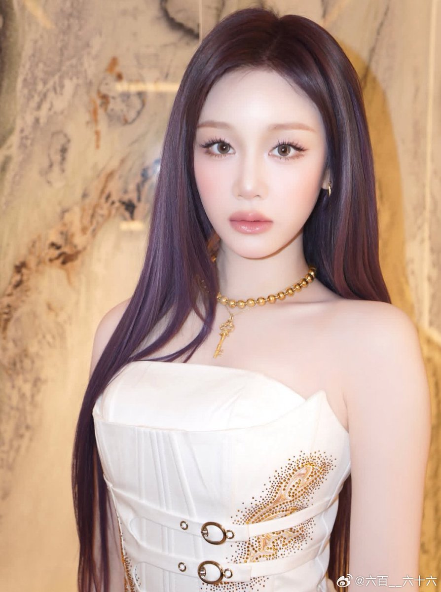 divinepharita's tweet image. Coming back very briefly to ask everyone to vote for Pharita on Upick. 
She could receive a REAL award during the 'D Awards 2026' ceremony. She is currently second between a member of lsrfm and a member of ive. 

Every ot7 and Rita biased, collect and vote 🤍

#PHARITA #파리타