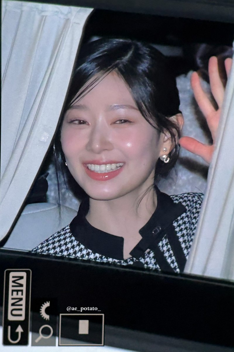 ae_potato_'s tweet image. 260107 DIOR

#김민주 #민주 #KIMMINJU #ミンジュ #아이즈원 #IZONE