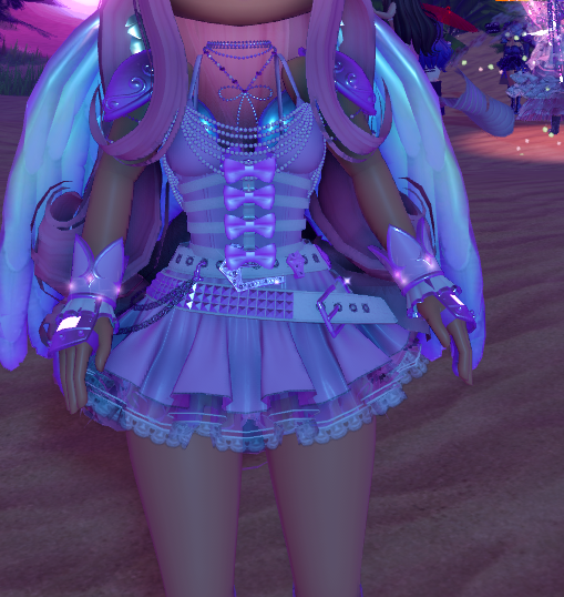 ValkyrieMoeka's tweet photo. does anyone else kinda wish some bodices had toggles to remove either the upper or lower part of the torso ? https://t.co/WBXpwDQDu1