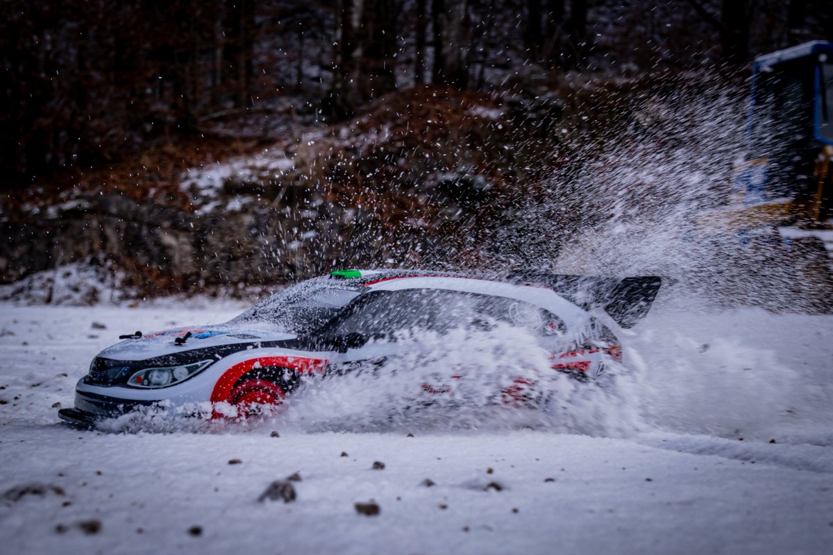 LindingerNews's tweet photo. Had so much fun with the Absima STi-X in the snow 🥰

https://t.co/RhCerIIl9g

#rallye #modellbaulindinger #rccar #winter2026 https://t.co/4JcbAeJMjU