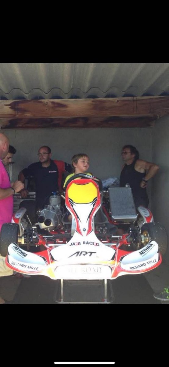 SoyMotor's tweet photo. 🚨Roban los karts de Jules Bianchi 

😢Philippe Bianchi ha compartido en sus redes sociales que les han robado el último kart de Jules, así como otros nueve chasis y los karts de sus nietos 

💔"Además del valor de los karts, lo que nos duele es el valor sentimental. Si ven algún kart JB17 en circulación, por favor, avísenme"

#F1