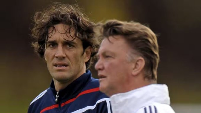 FootballTalkHQ's tweet image. 🗣️ Luca Toni on Van Gaal: "He has a bad temper and he approaches players the wrong way. He's a dictator, except with his inner circle of Dutchmen. 

One day he told the team "You don't have the balls that I have," and he took down his pants. But he had a big belly, so we couldn't…