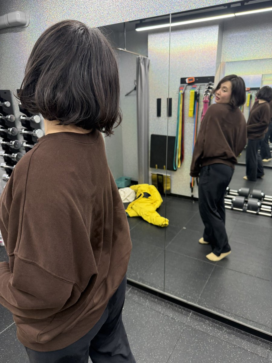 新年早々トレーニング🏋️
運動不足の方は是非🖐️

ハンドボールも動いていくよー！
乞うご期待👍