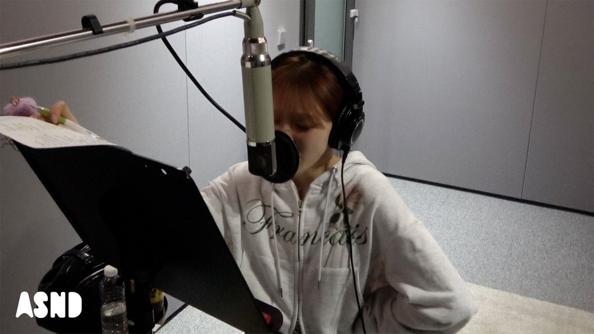 WENDY_offcl's tweet photo. WENDY (웬디) 'Cerulean Verge' Recording Behind

🔗 https://t.co/XxWQ8rjtCG

#WENDY #웬디
#CeruleanVerge #Sunkiss https://t.co/gfANQxyW5i
