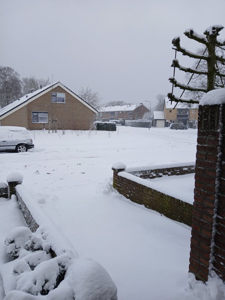 Eindelijk weer eens sneeuw op mijn verjaardag! ☃️❄️☃️. 
Het mooiste cadeau als je in de winter jarig bent 🎉
