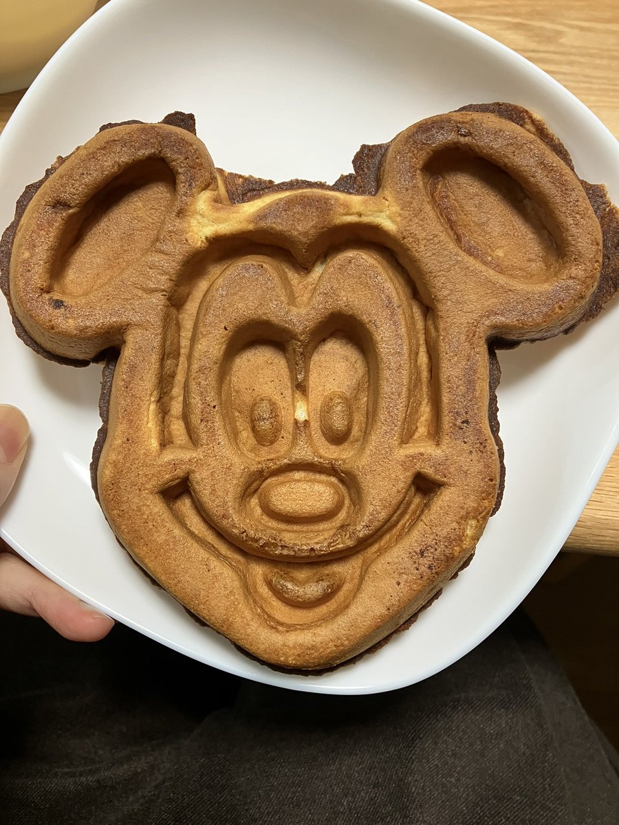 m_richu's tweet photo. 持ち帰りワッフルのラスト🥺
またディズニー行かなきゃな♡ https://t.co/x4HIbeQ0MQ