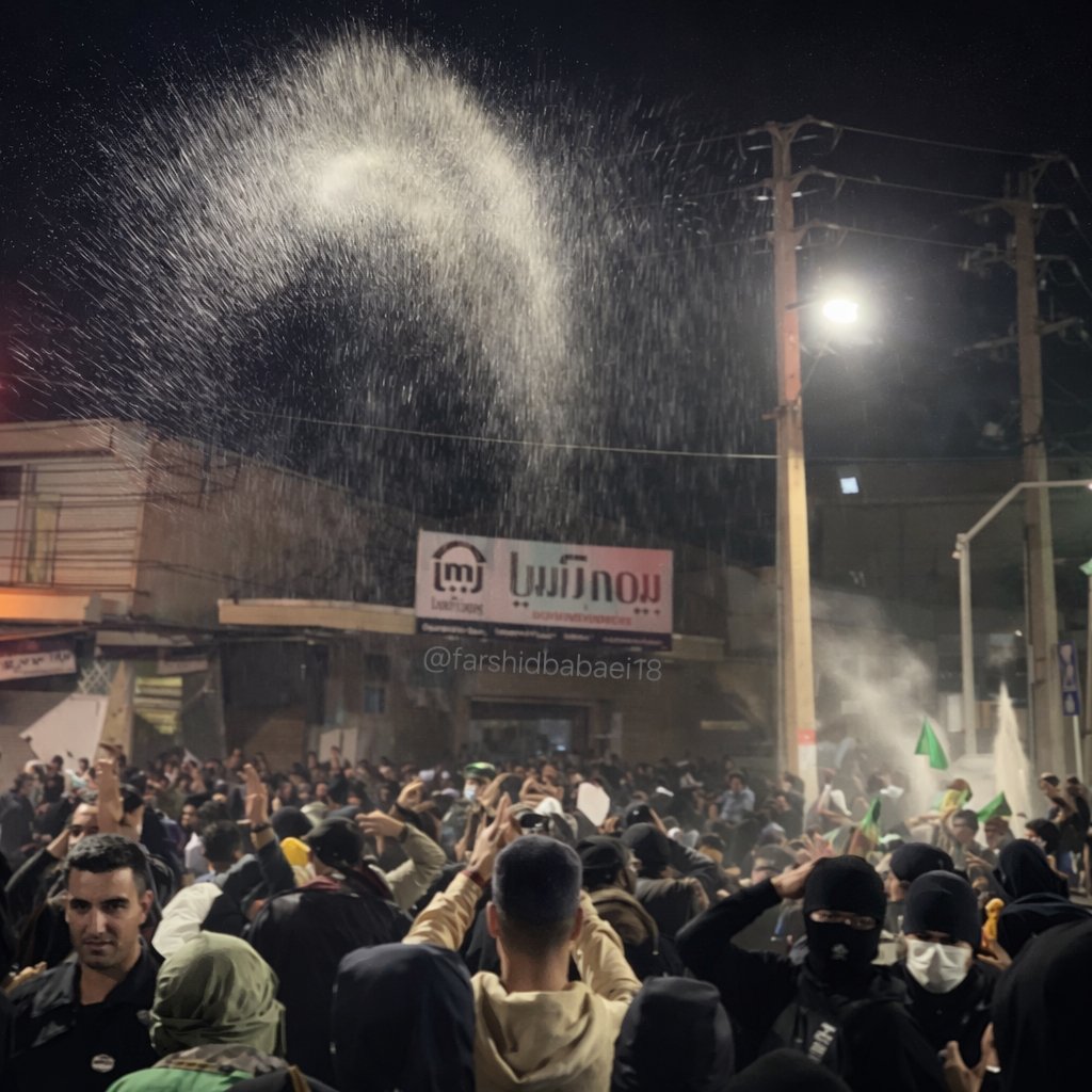 چرا ۵۷ انقلاب شد و ۱۴۰۴ نمیشه.
چون مردم ۵۷ حتی برنجو نمیدیدن
ولی ۱۴۰۴ برنجو تو تظاهرات میریزن زیر دست و پا

دوبار بخون چون فقط درباره برنج صحبت نمی‌کنم.