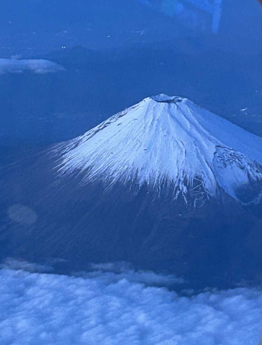 Honolulu→セントレア JAL793 から見えた本日の日没前の富士山 運が