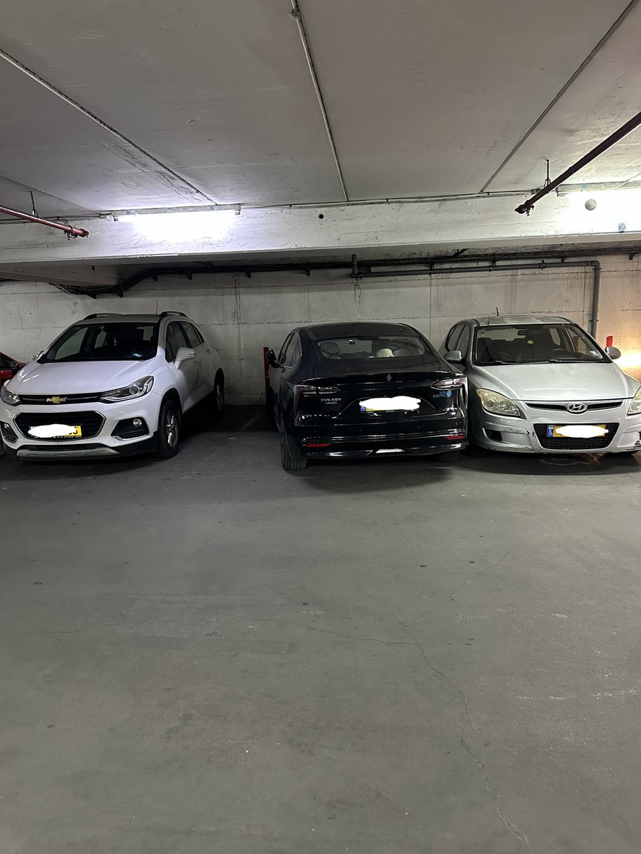 מישהו פשוט יצא מהאוטו שלו ואמר לעצמו ״חנייה טובה״