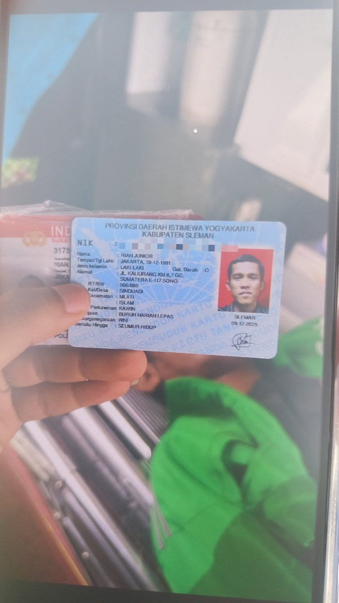 Driver grab  kejang dan meninggal di perumahan greenhill kapten haryadi. Sdh ada polisi dan ambulan panda. Ktp jln kaliurang km 6.7 . Jln sumatra Nanun masih nunggu  blm terhubung ke pihak keluarga . Jika ada yang tau  bisa wa ke admin panda 0821 80004119. Matursuwun.
(EFG)