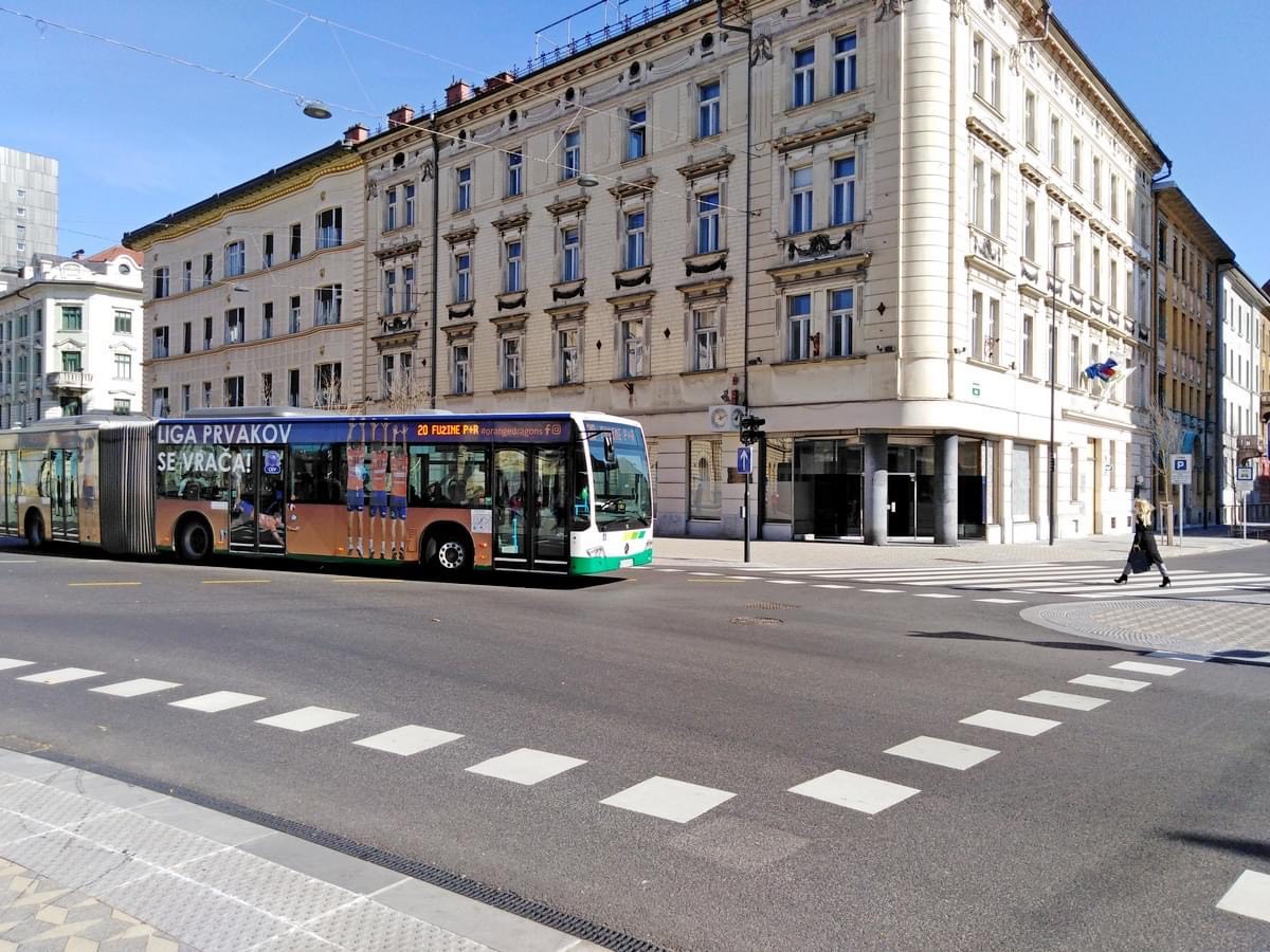 ACHVolley's tweet image. ♻️Ukrepi v okviru jutrišnje tekme:
🔸Imetniki vseh vstopnic imate brezplačno uporabo avtobusa za prihod in odhod s tekme v sodelovanju s podjetjem LPP
🔸navijaški rekviziti bodo okolju prijazni 
🔸zadostno število zabojnikov za skrbno ločevanje odpadkov

#ifeelsLOVEnia