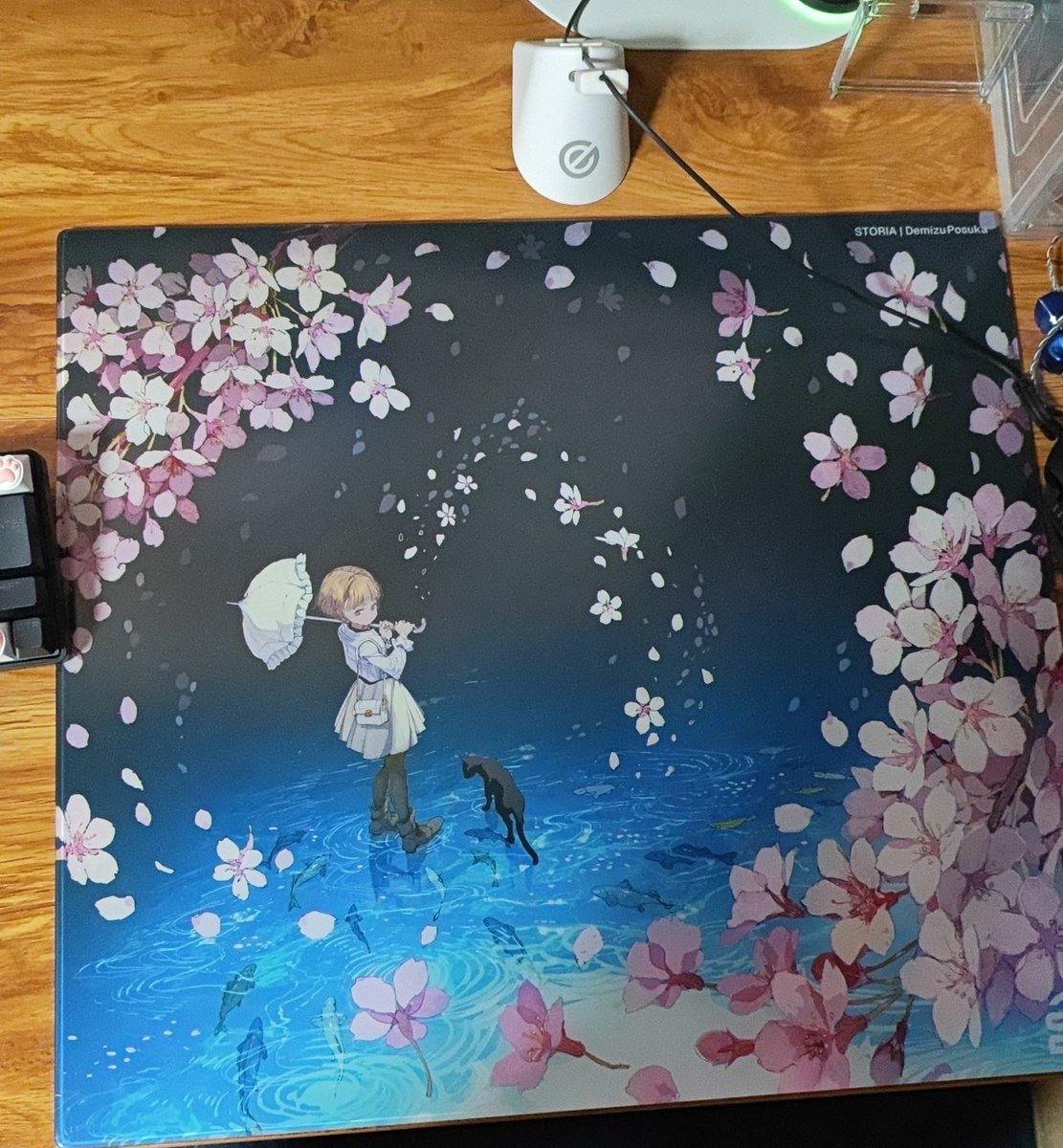 ガラスマウスパッドにしてみた。 コントロール性能とか想像してる感じ