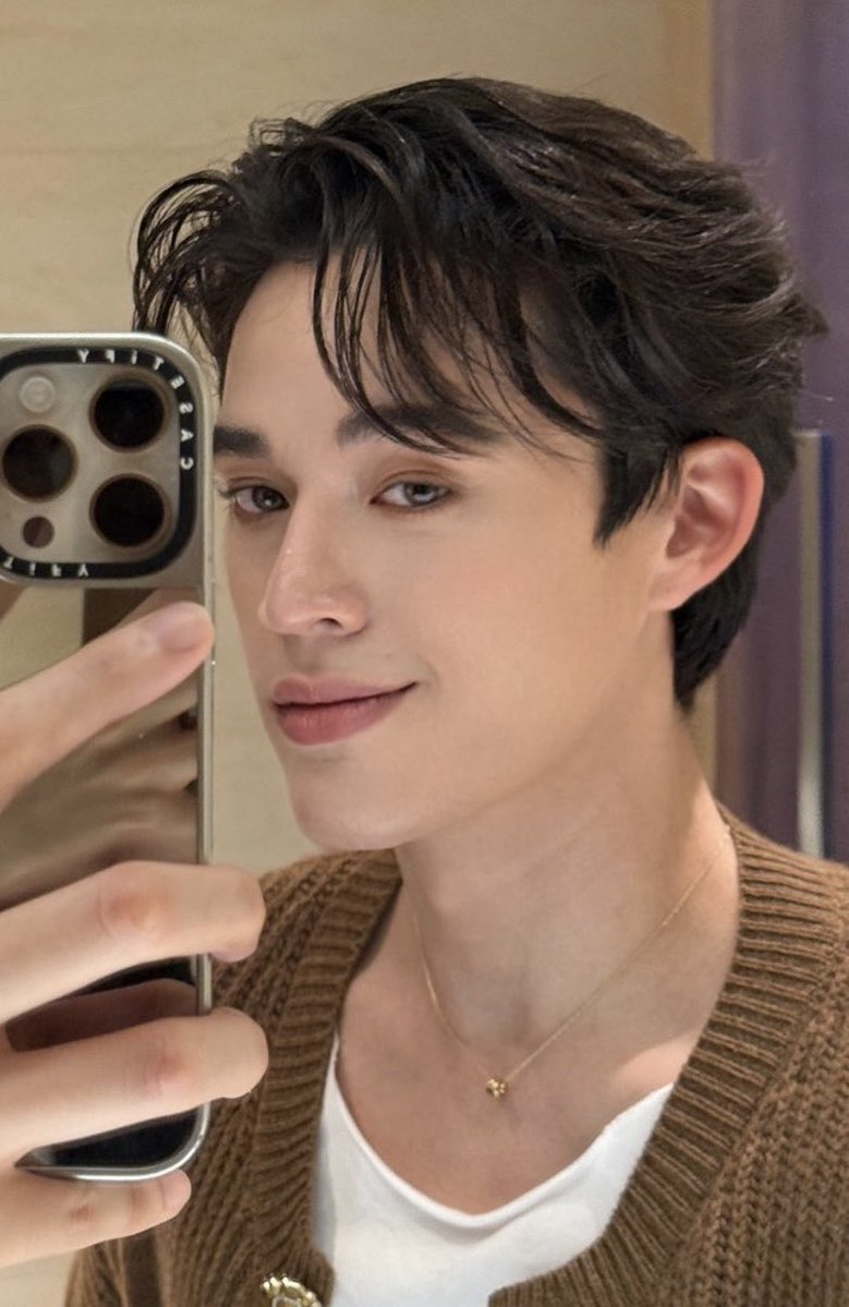 หมาเด็ก                                                พี่คนสวย