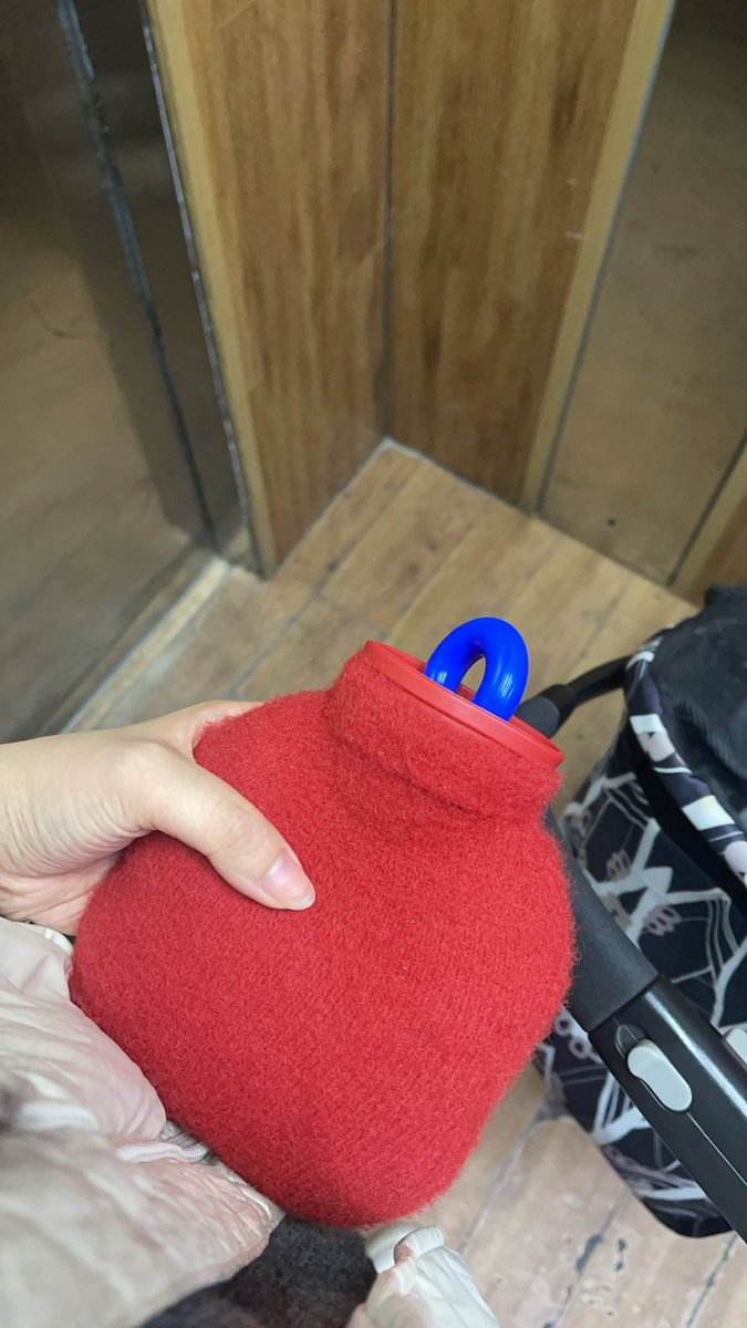 baishinal's tweet image. 冷得想鼠但不得不出门的时候：