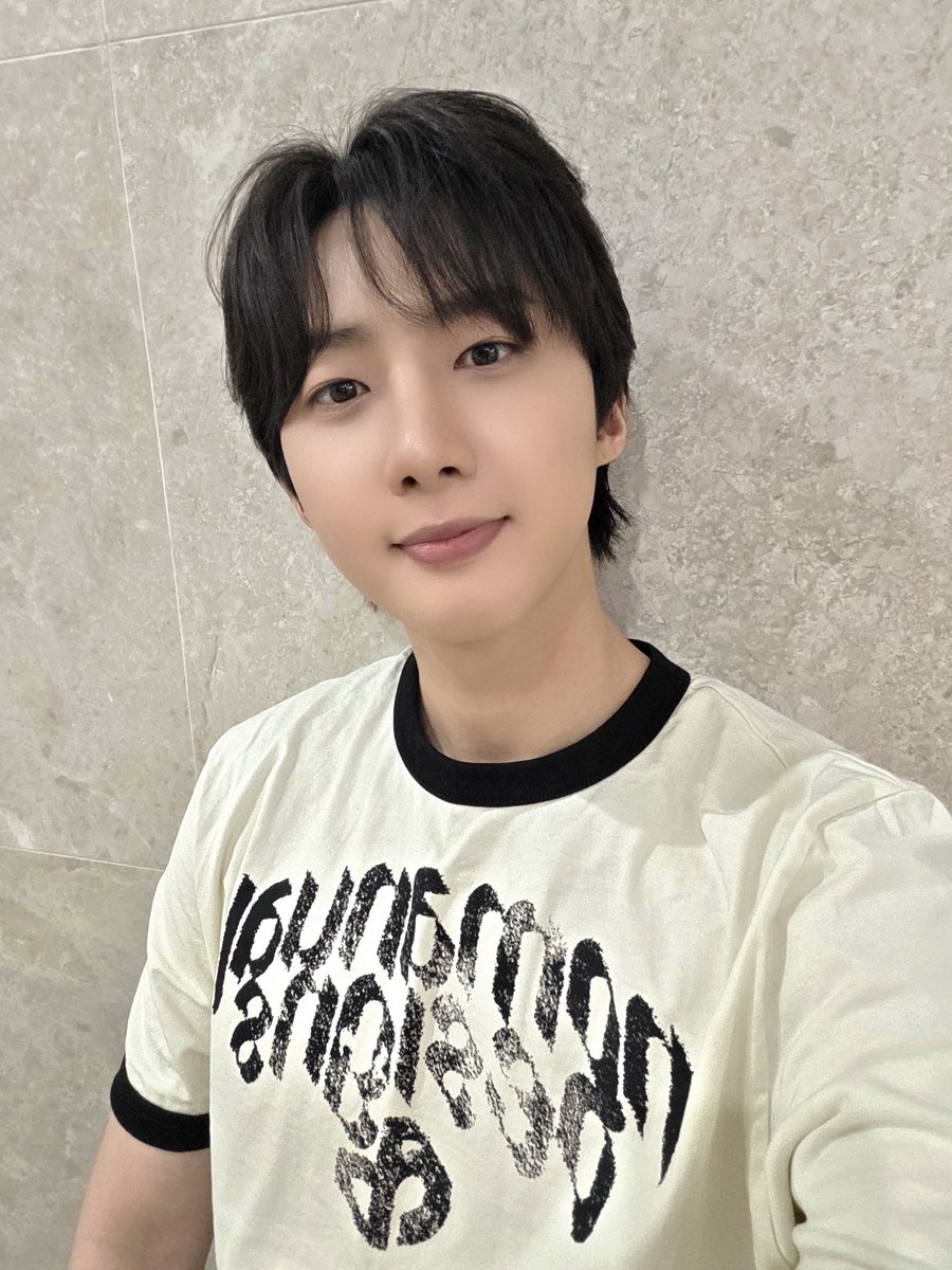 [📸]

26.01.07
KBS Cool FM <#이은지의가요광장>

지친 수요일 유니버스의 비타민 등장 .ᐟ.ᐟ 🍋

#후이 #HUI