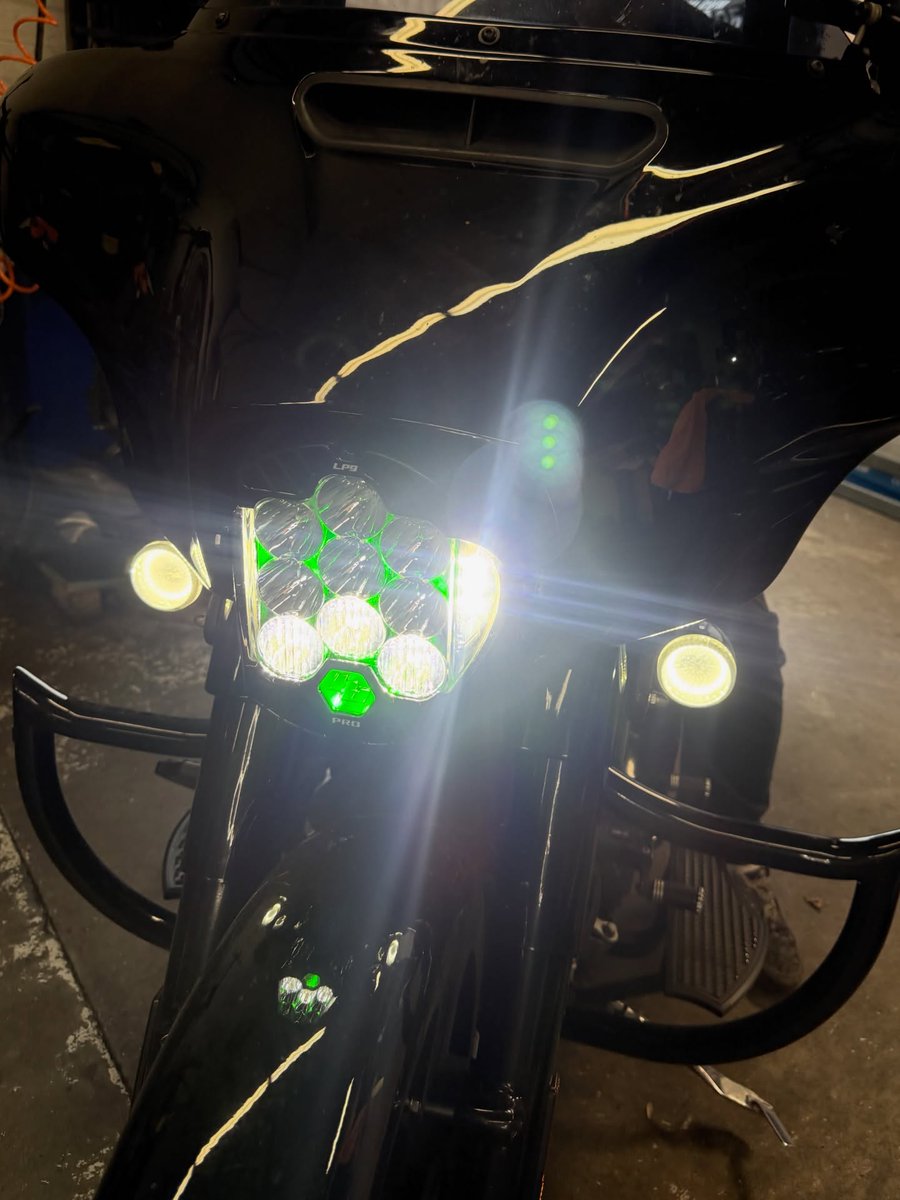 wwwMotorhelmets's tweet image. The saying goes “loud pipes save lives” because people hear you coming. Well bright lights make you visible! Contact us so we can mount some @bajadesigns lights on your motorcycle! And make your next ride a lot brighter #bajadesign #lp6 #lp9 #S1 #S2