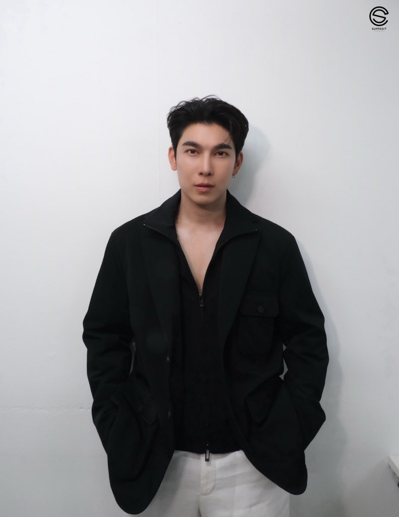 SuppasitChannel's tweet image. ลุคพี่มิววันนี้ค่า 🤍

MEW TOM FORD SOLEIL NEIGE

@MSuppasit
#TOMFORDBEAUTYTHxMEW