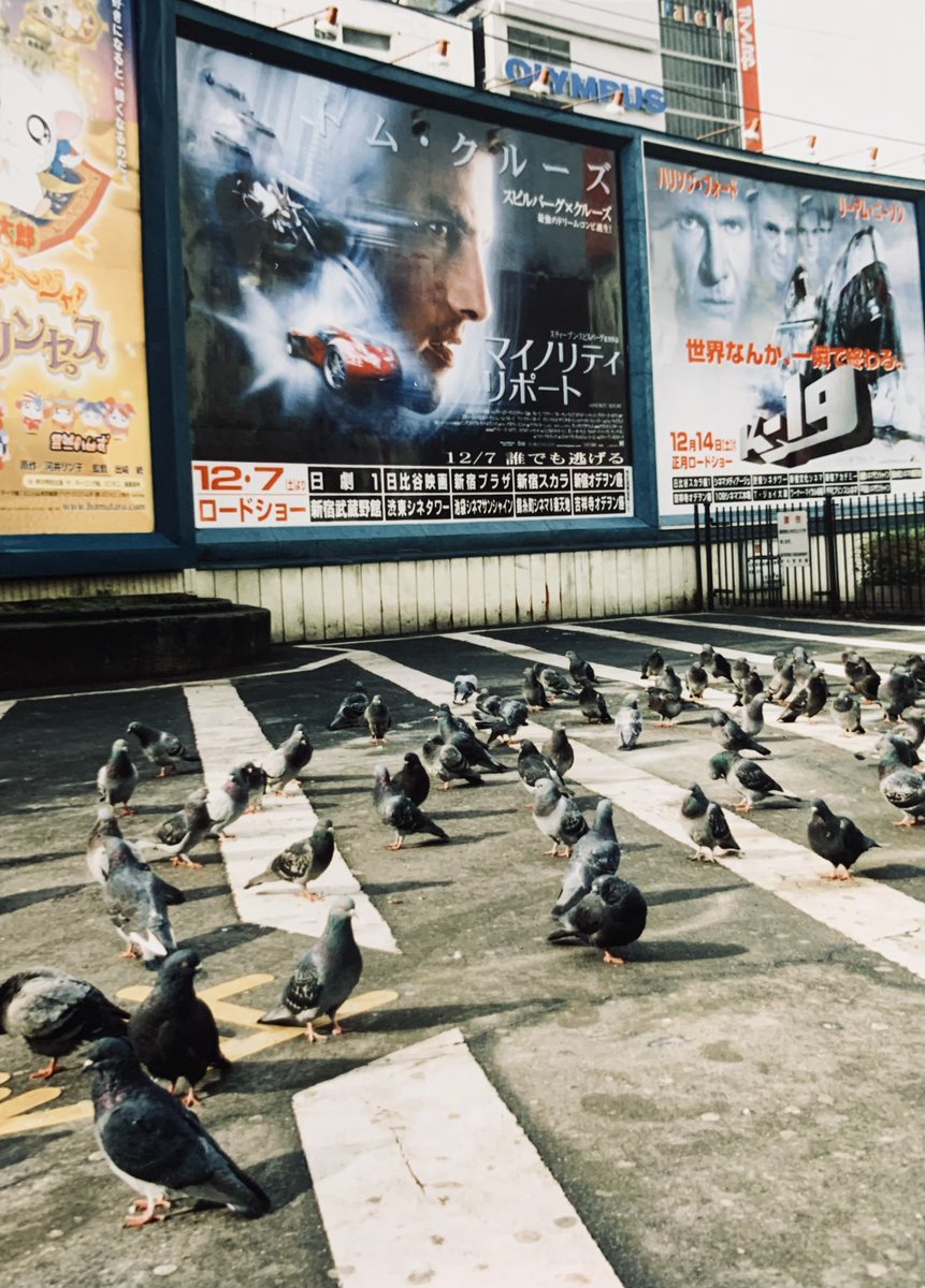 urakutenism's tweet image. かつて新宿東口から大ガードまでズラリと並んでいた映画の絵看板。