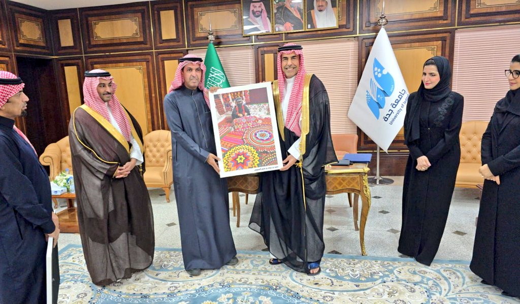في رحاب جامعة جدة وقعنا مذكرة تفاهم تهدف إلى تفعيل العمل المشترك بما يحقق التطلعات ويعزز التكامل بين #جامعة_جدة و #جمعية_الثقافة_والفنون ويترجم الرؤى إلى أثرٍ ملموس فعندما تُدار الجامعات بعقول تؤمن بأهمية الثقافة والفنون ودورهما المحوري في البناء الحضاري، تتحقق المنجزات بوصفها
