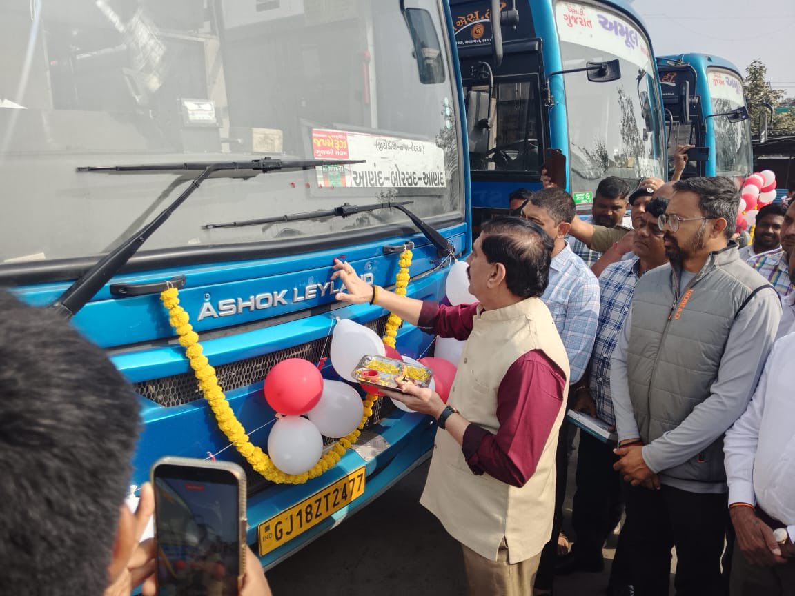 InfoAnandGoG's tweet image. આણંદ બસ સ્ટેશનની આકસ્મિક મુલાકાત દરમિયાન વિદ્યાર્થીઓની રજૂઆતને ગંભીરતાપૂર્વક લઈ નાયબ મુખ્યમંત્રી શ્રી હર્ષભાઈ સંઘવીની તાત્કાલિક સૂચનાથી આણંદ–ડાકોર અને આણંદ–બોરસદ લોકલ બસ સેવાના નવા રૂટ શરૂ કરાયા.

#STBusService #StudentConvenience 
@InfoGujarat @CMOGuj @DDO_Anand @CollectorAnd