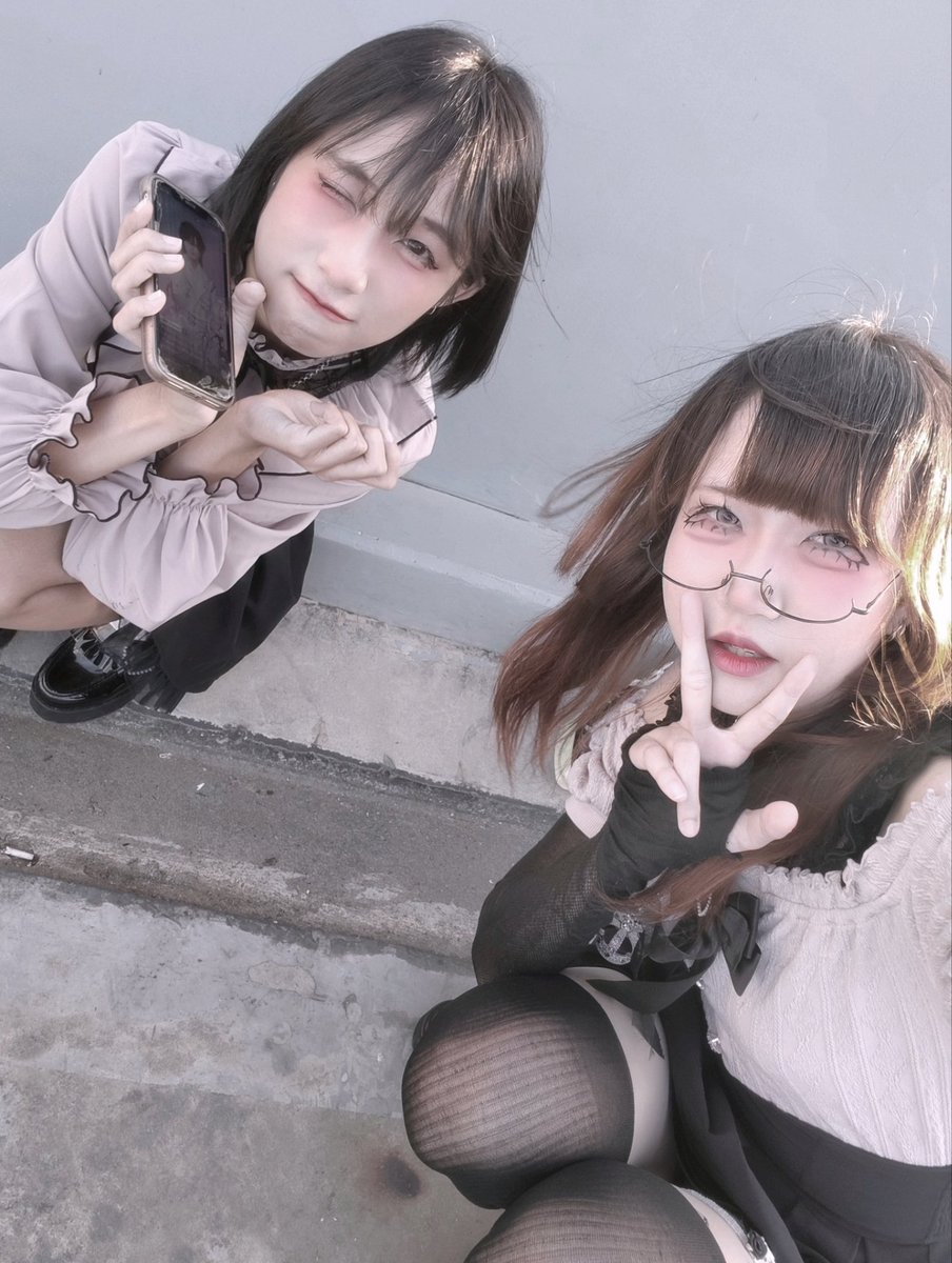 CandyPx28's tweet photo. girly hang out w/ @j9_o01 
#jiraitwt #jiraikei #地雷系女子 #地雷系 https://t.co/PBqqWHxKcj