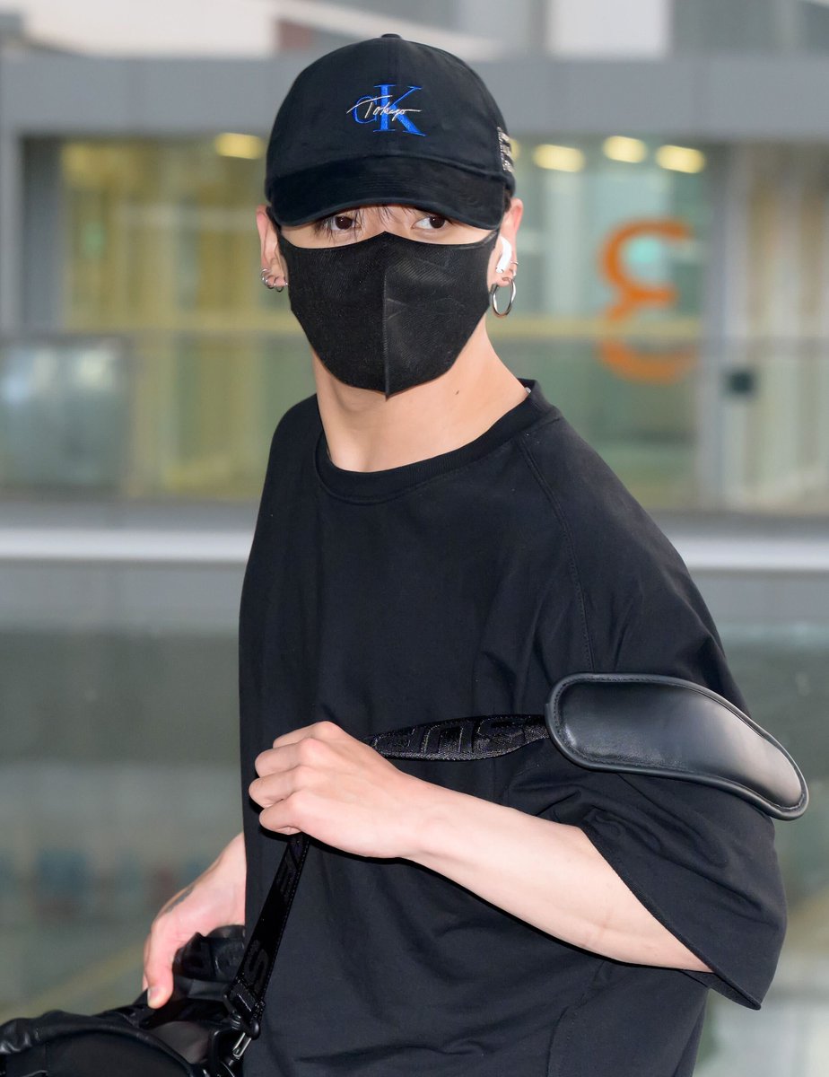 BTS #ジョングク が着用して即完売となったカルバン・クライン（Calvin