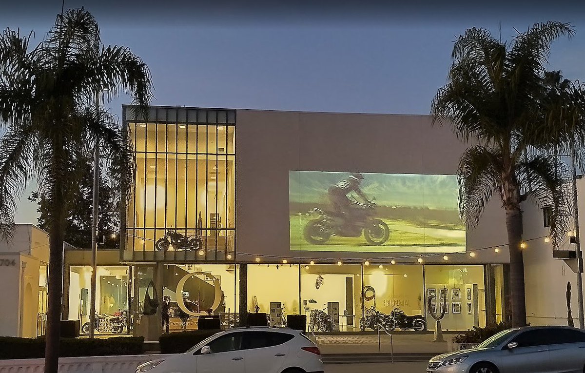 Popbangcolour's tweet image. This is super cool, it was great to be invited by @OfficialTriumph to display a print of the #Paintwithcars @UKTriumph ‘59 Bonneville artwork in a pop-up exhibition at the @oceansidemuseum of Art in California.

The exhibition was to showcase the new Triumph Bonneville range.