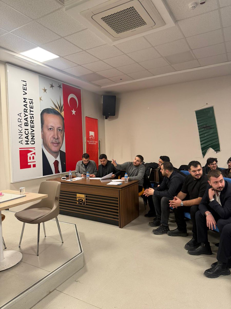 Ulku_Ocaklari's tweet photo. 📍ANKARA

Ülkü Ocakları Ankara İl Başkanlığı Üniversiteler Birimi tarafından "Galip Erdem Bilgi Yarışması" yoğun katılım ile gerçekleştirildi. https://t.co/RZdZz5N3tK