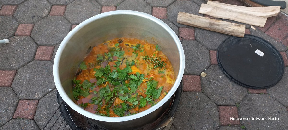 Food Mood

Prime selected lamb pieces, spices, flavoured basmathi rice, food mood and the start to a scrumptious lamb breyani.