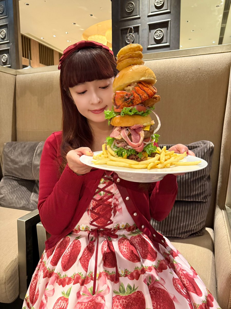 ホテルインターコンチネンタル東京ベイで巨大ハンバガー食べました