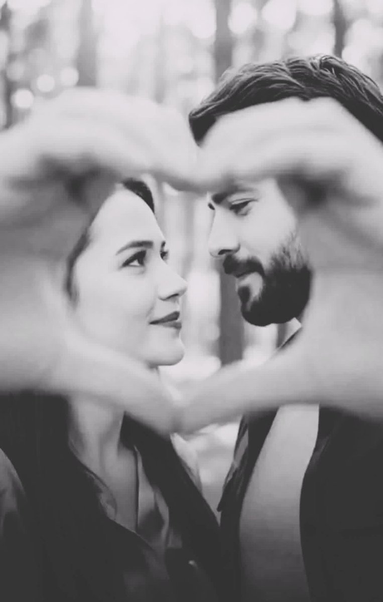 ہم ایک بار نہیں بار بار مارے گئے
ہمیں جنون چڑھا تھا کسی پہ مرنے کا

وہ پہلے دل میں اترنے کے فن میں طاق ہوا
پھر اس نے سیکھا ہنر بات سے مکرنے کا
#معصومیات 
#عمران_خان_کو_رہا_کرو
#PTI_Followers