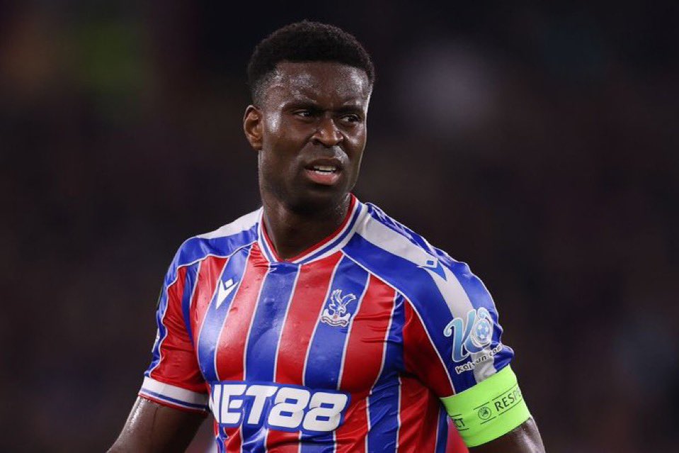 Footballdayy10's tweet image. #Décla 🎙️: Les révélations d'Oliver Glasner sur la situation de Marc Guehi :

« Tout le monde souhaite qu'il joue pour Crystal Palace, qu'il signe un nouveau contrat et qu'il y reste pour toujours. 

D'un autre côté, le contrat se termine cet été et si quelqu'un arrive, il y aura…