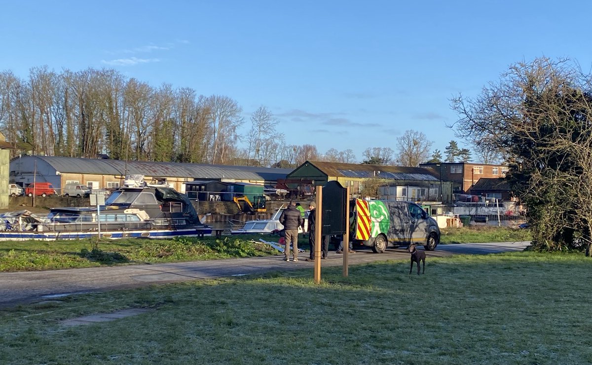 Hampton Court Rescue tweet media