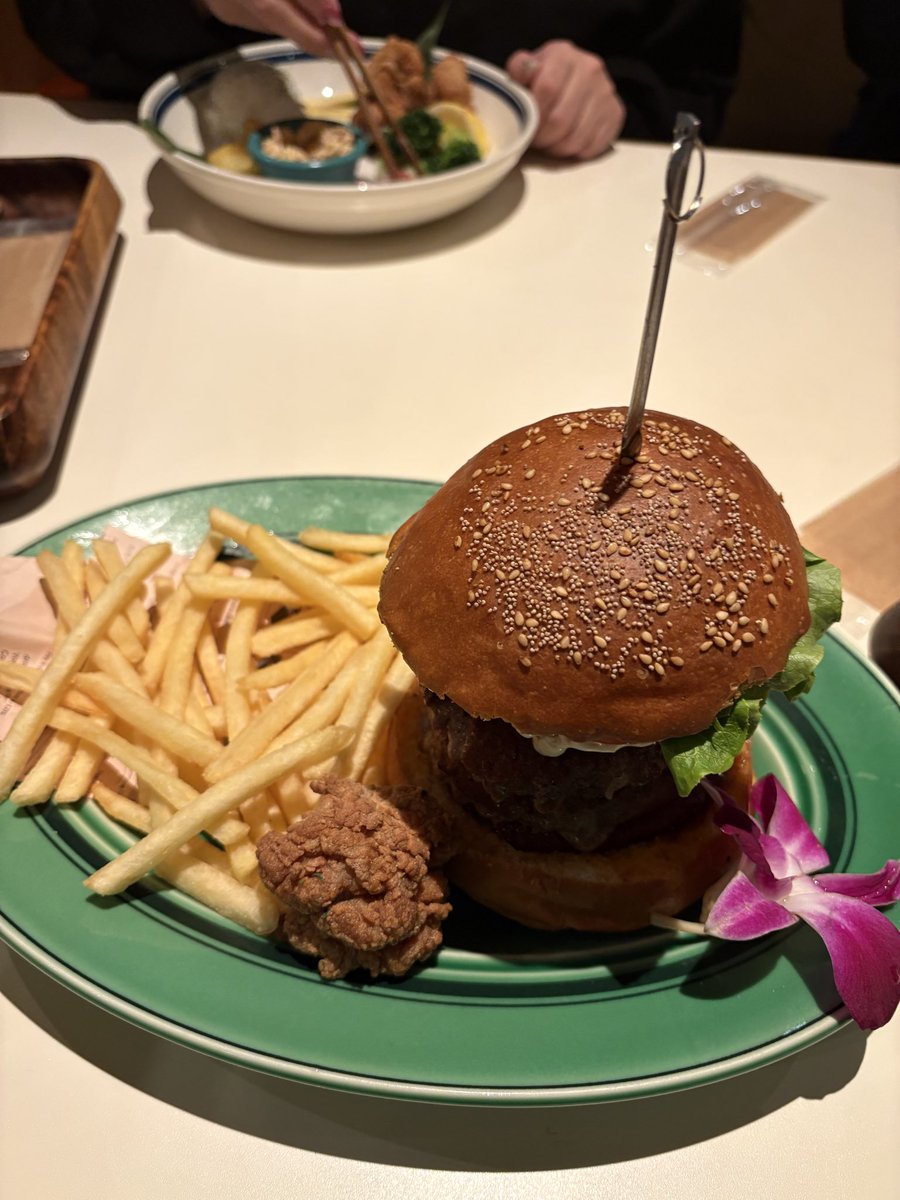 Hanbunneteimasu's tweet photo. 🤤 https://t.co/xCI390OoQs