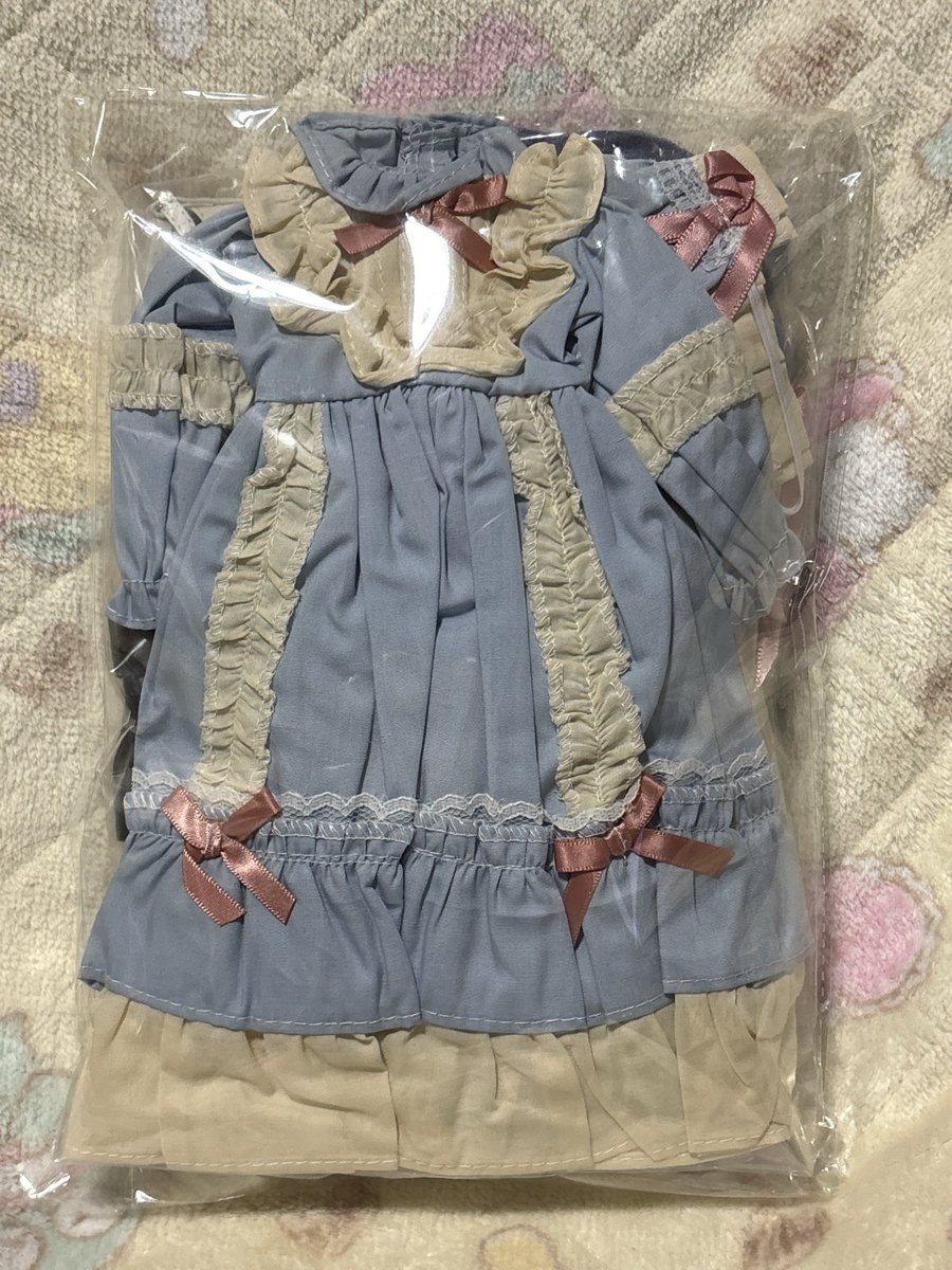 ドールSENさん福袋
到着しました〜！！
すごく豪華❣️
SDＭ、１万円2個！
裏と表のお写真
それぞれUPです。
みんな可愛い系で
好みのお洋服で
今年も買って良かった‼️
来年も購入決定です！