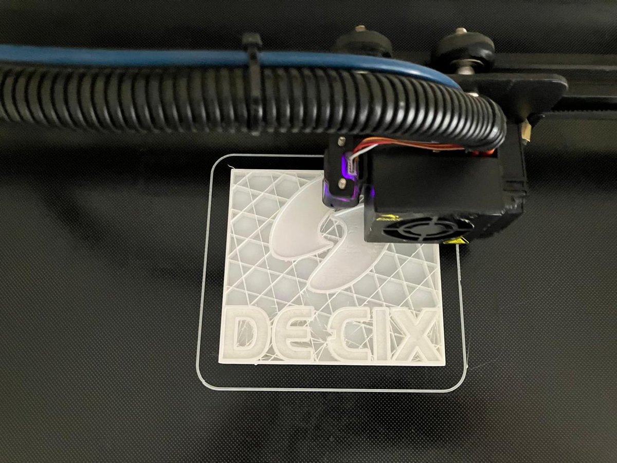 RobinsonYolandi's tweet photo. One year at @DECIX 🎉

Starting fresh was scary, but like 3D printing, growth happens layer by layer.

Over the past year I’ve built my portfolio, advanced my role, and forged new relationships.

Now I’m excited to keep adding bigger, bolder layers ahead. 💪

#DECIX #LayerByLayer https://t.co/fFHv85kREt