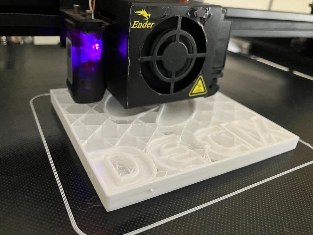 RobinsonYolandi's tweet photo. One year at @DECIX 🎉

Starting fresh was scary, but like 3D printing, growth happens layer by layer.

Over the past year I’ve built my portfolio, advanced my role, and forged new relationships.

Now I’m excited to keep adding bigger, bolder layers ahead. 💪

#DECIX #LayerByLayer https://t.co/fFHv85kREt