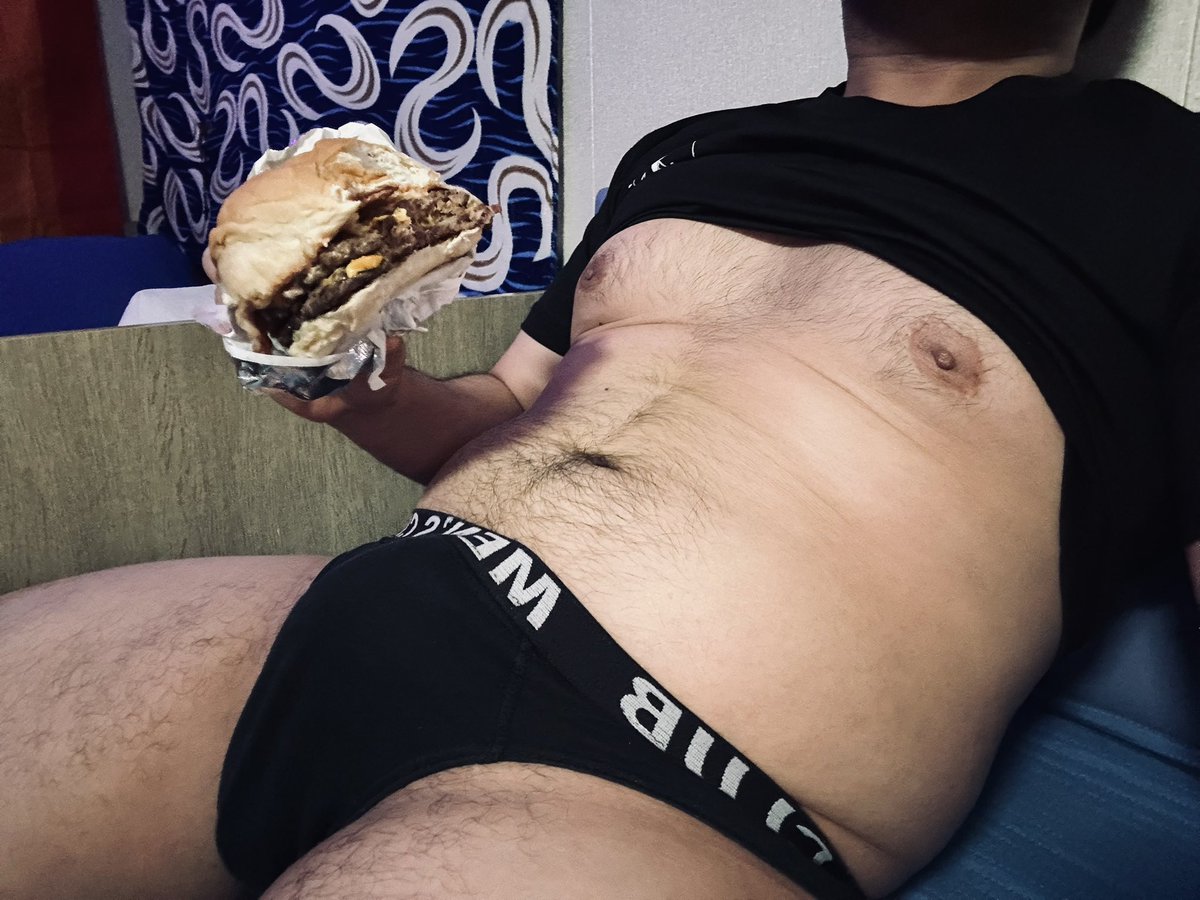 ChefKentoy's tweet image. Who wants a burger? 😋