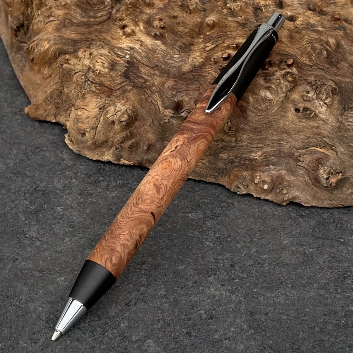 商品紹介です😊

花梨瘤杢 / 2つの内部機構を持つ新感覚の木軸ペン SINPEN / MP&amp;BP

どうぞ宜しくお願いします😁

mukuya.stores.jp/?category_id=6…

#MUKU屋 #木軸ペン #花梨瘤 #木軸シャープペンシル #木軸ボールペン