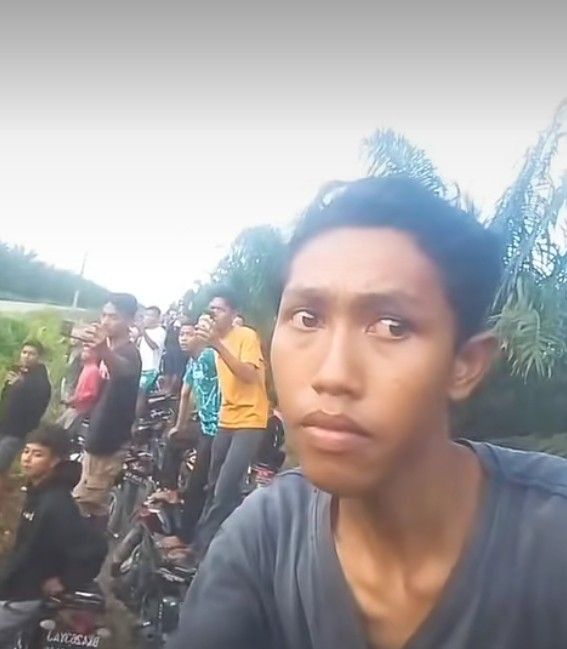 KayinaSims's tweet image. Mas mas kamera depan.