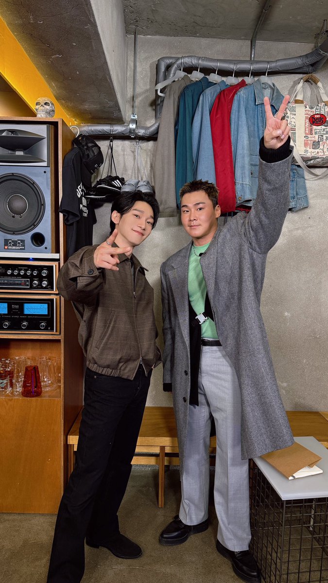 커피테이블 EP.2

커피테이블의 첫 게스트, 양다일님과 함께한 2화☕️
편안한 대화 속에서 케미가 돋보이지 않았나요?!👀

 #첸 #CHEN #양다일 #YangDaIl