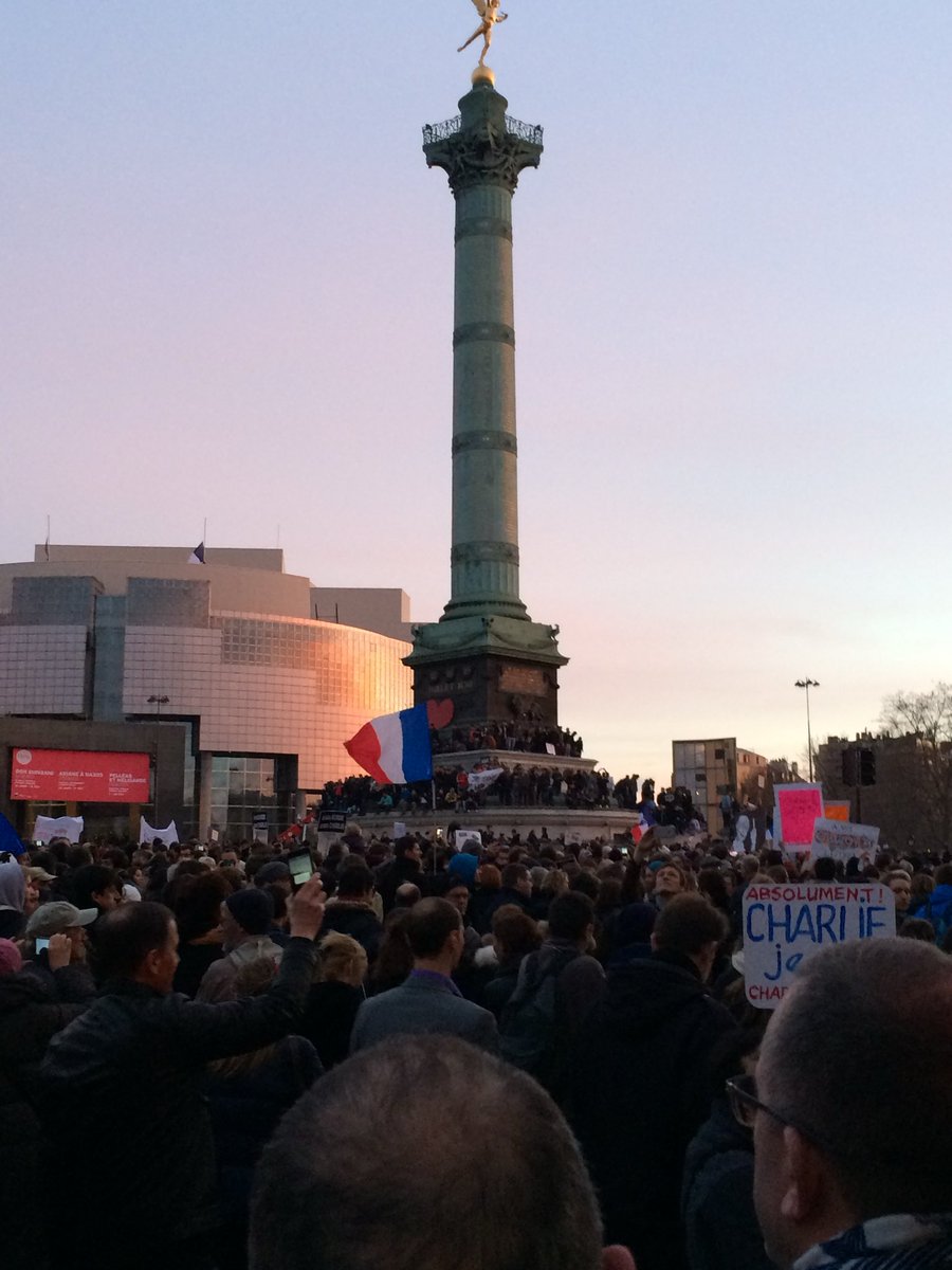 Eric16Leg's tweet photo. Onze ans après, toujours Charlie !
#JeSuisCharlie https://t.co/mMDmRzJBba