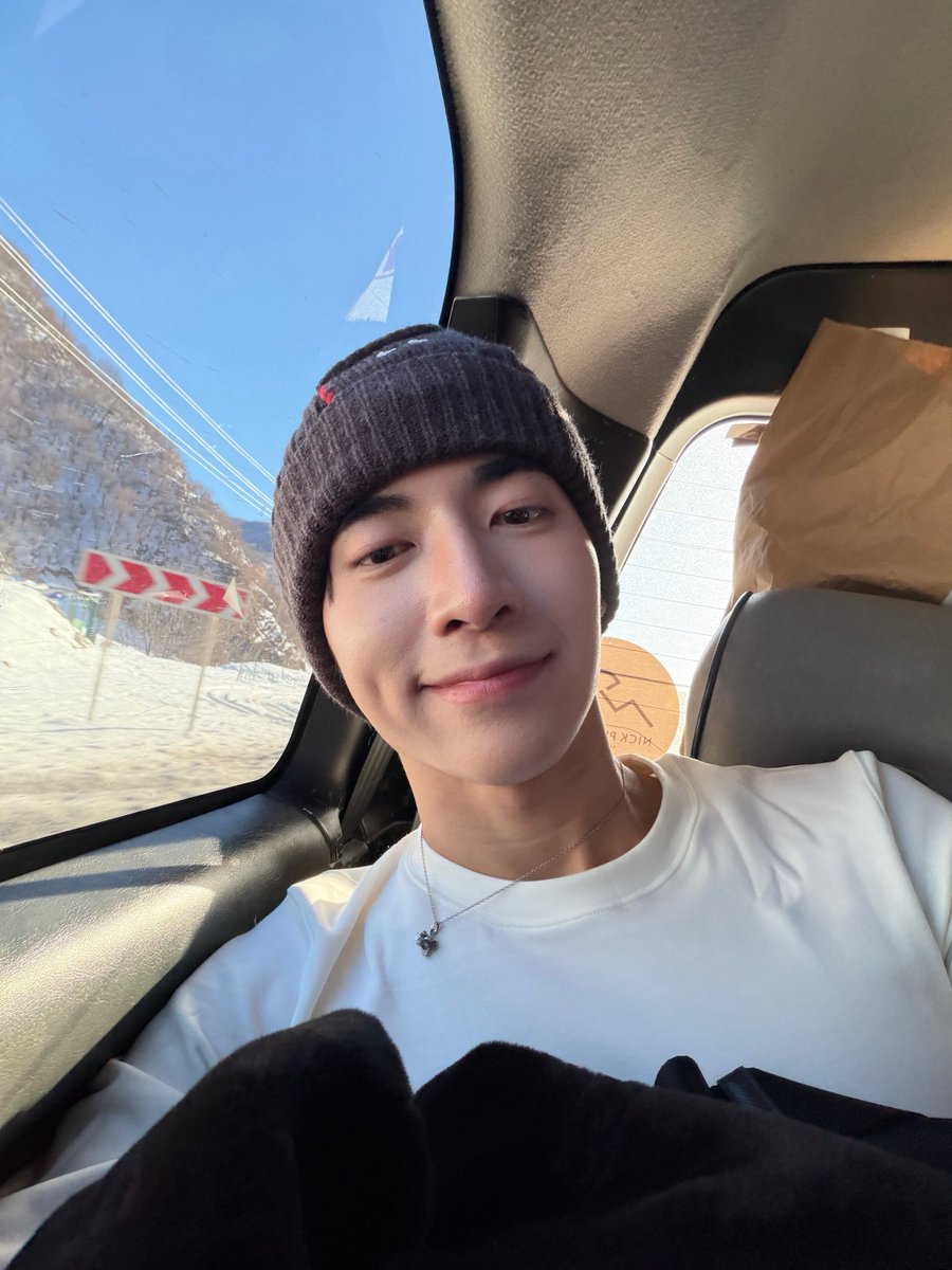 <a href="/_MiNA2207/">𝗞𝙝𝙐𝙉 มม. 🐶🐱💖</a> ใกล้พอมั้ยครับ 🌝