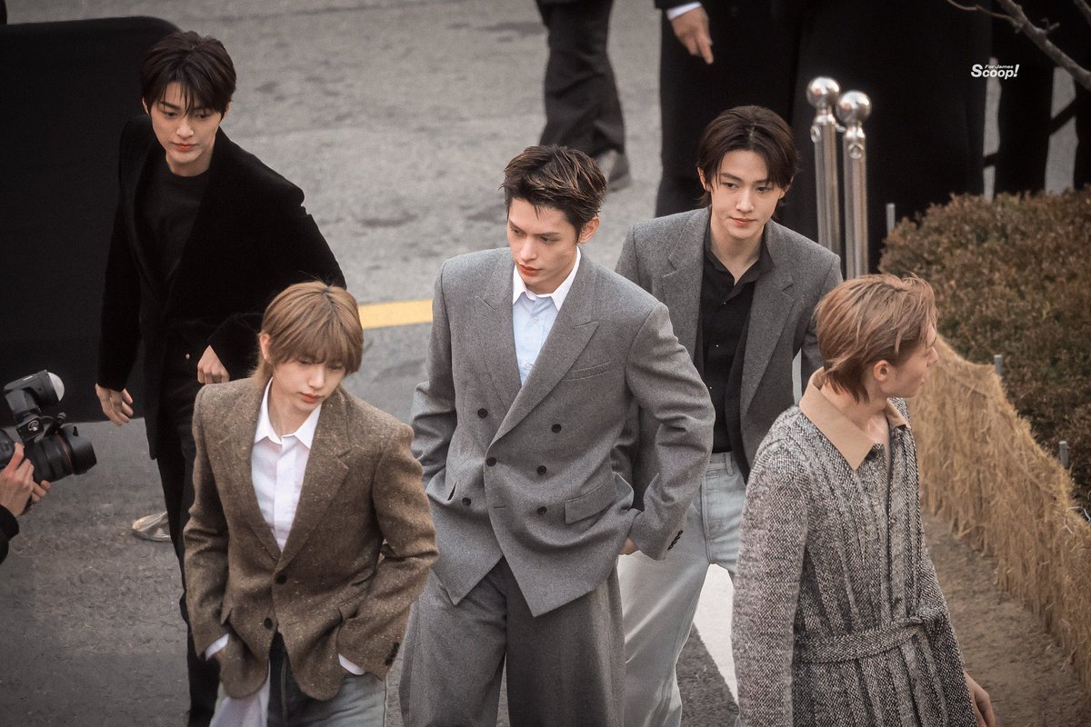 CORTISVIETNAM's tweet photo. Let's drop tags for our CORTIS at DIOR today👇

FaSHioN at DIOR 2026
#CORTISatDIOR 
#CORTIS #코르티스 https://t.co/mhst78jrEO