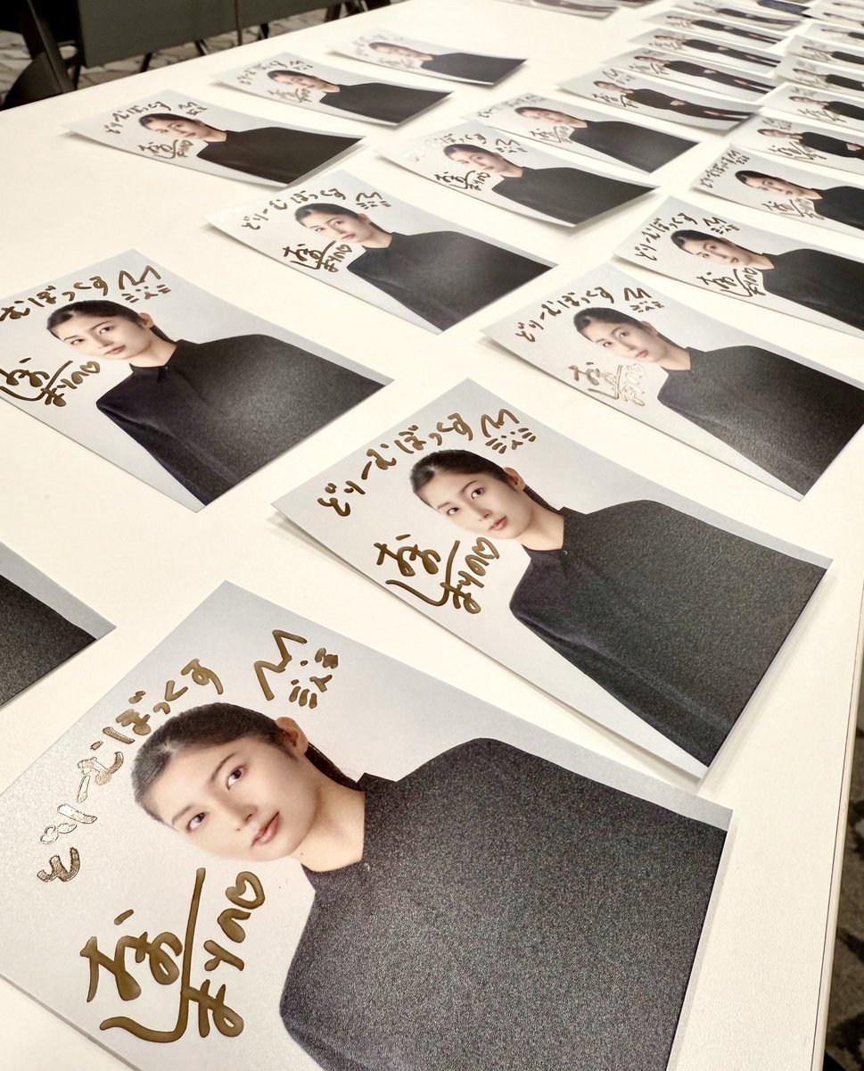 大島璃乃 サインチェキ パンフレット←これはあって然るべき。それにしても安すぎる