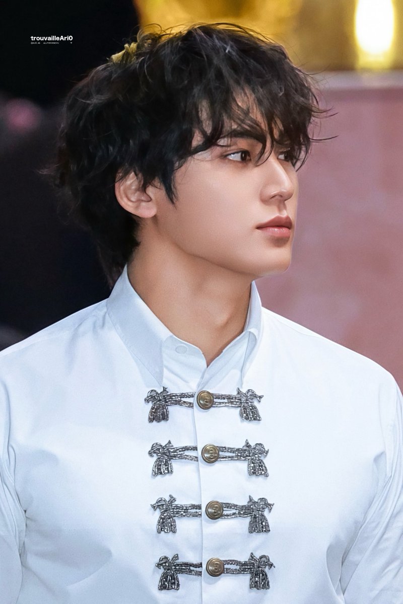 Ari0_46's tweet image. 260107 dior

#민규 #MINGYU 
#세븐틴 #SEVENTEEN 
@pledis_17