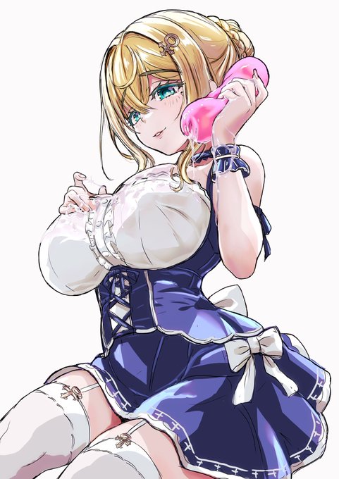 ラフを描き終えてから衣装指定に気付いて描き直し
注意力散漫でした…ということで、ここに供養しておきます
チーン🪦 