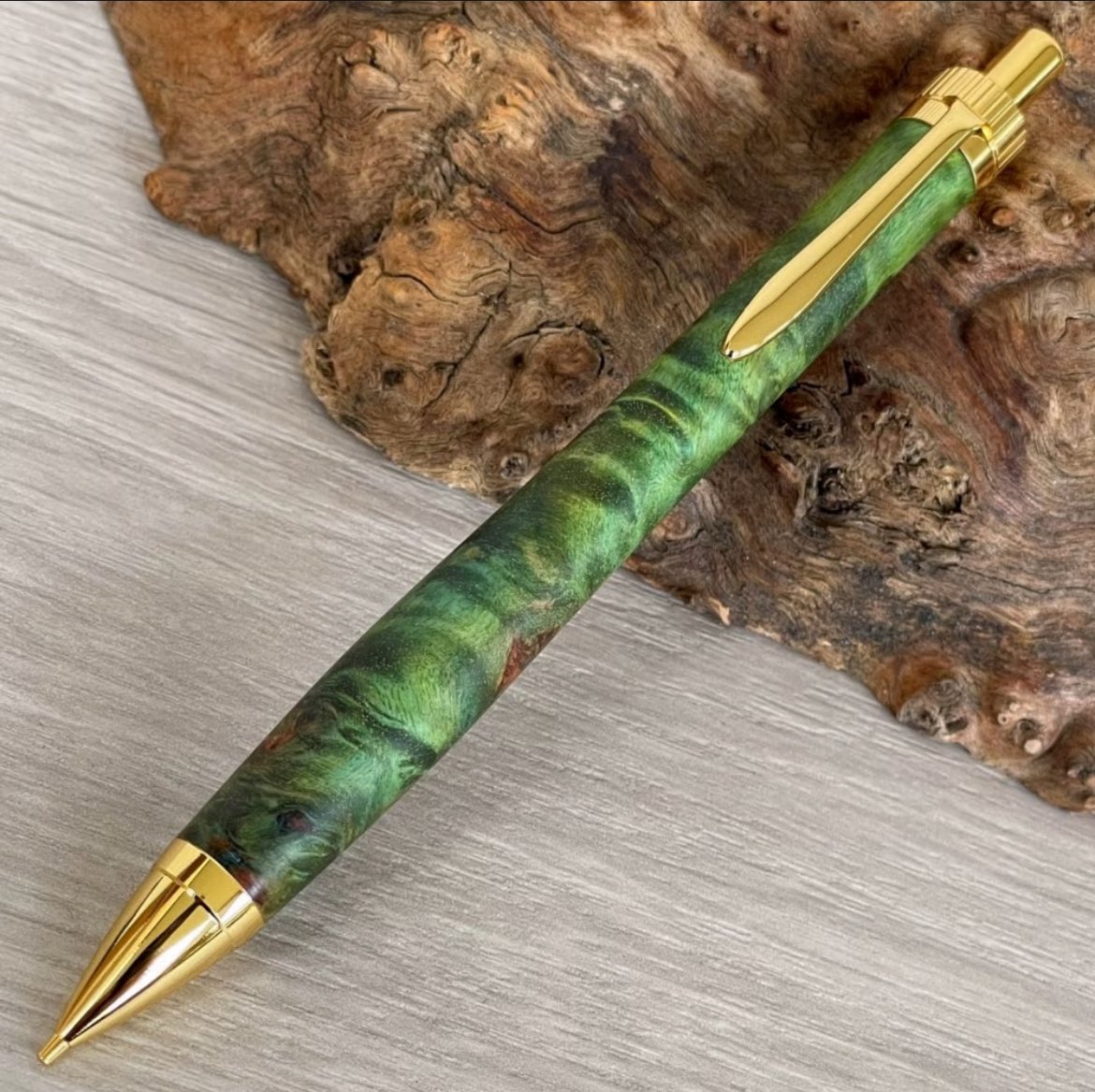 一点もの商品の紹介です😊

スタビライズドウッド / 木軸シャープペンシル UMA・ゴールド金具 / ポプラ瘤【一点もの！511322】

mukuya.stores.jp/items/69303862…

#MUKU屋 #木軸ペン #スタビライズドウッド #木軸シャープペンシル #木軸ボールペン